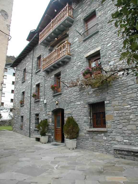 ברוטו Apartamentos Casa Buisan מראה חיצוני תמונה