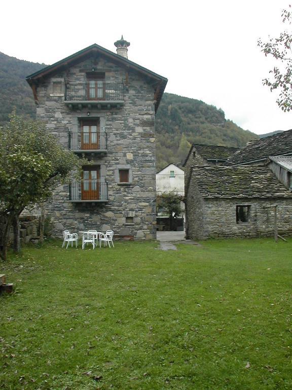 ברוטו Apartamentos Casa Buisan מראה חיצוני תמונה